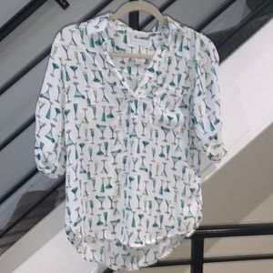 NY & Co white  pullover blouse with green cocktails and drink glasses XS